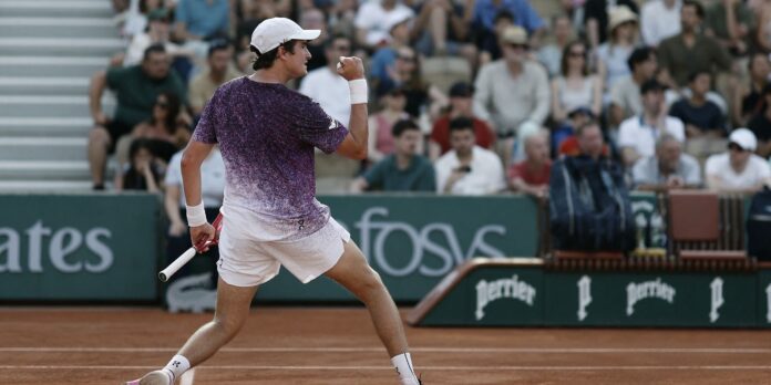 Mensik derruba João Fonseca nas quartas em Roland Garros: 3 a 0