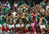 México abre Copa vencendo África do Sul em duelo com três expulsões México abre Copa vencendo África do Sul em duelo com três expulsões
