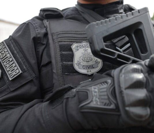 Polícia Civil Apreende Fuzil E 160 Kg De Cocaína Em Laboratório De Refino No Interior Polícia Civil Apreende Fuzil E 160 Kg De Cocaína Em Laboratório De Refino No Interior