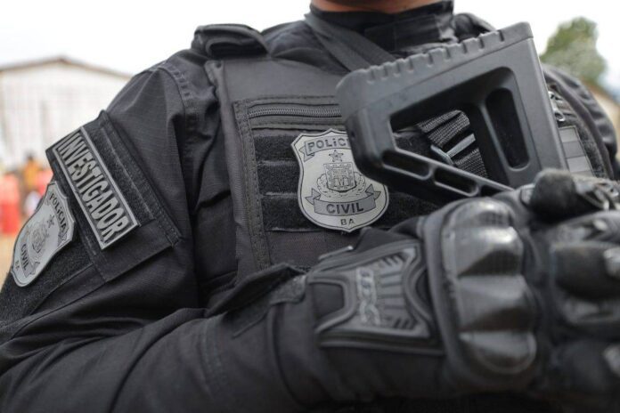Polícia Civil Apreende Fuzil E 160 Kg De Cocaína Em Polícia Civil Apreende Fuzil E 160 Kg De Cocaína Em Laboratório De Refino No Interior
