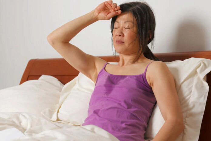 Sintomas parecidos podem confundir menopausa com problemas na tireoide Sintomas parecidos podem confundir menopausa com problemas na tireoide