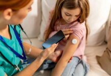 Tecnologia para diabetes pode causar problemas de pele em crianças Ícone de sino para notificações