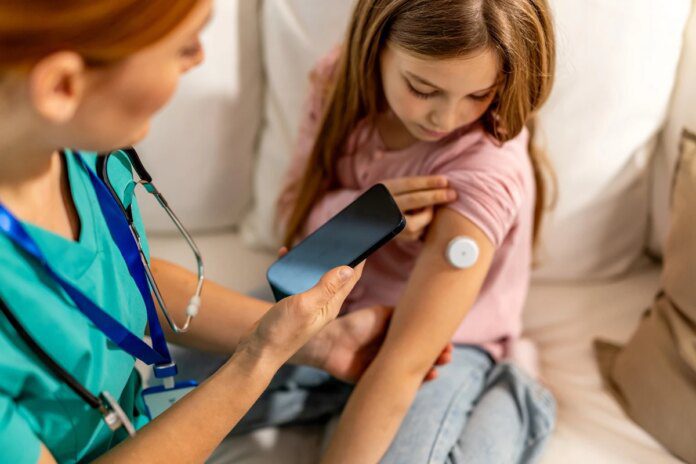 Tecnologia para diabetes pode causar problemas de pele em crianças Ícone de sino para notificações