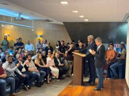 VÍDEO: Jerônimo Rodrigues Critica Flávio Bolsonaro E O Tarifaço: “O Bolsonarismo Vai Ao EUA Lamber As Botas” VÍDEO: Jerônimo Rodrigues Critica Flávio Bolsonaro E O Tarifaço: "O Bolsonarismo Vai Ao EUA Lamber As Botas"