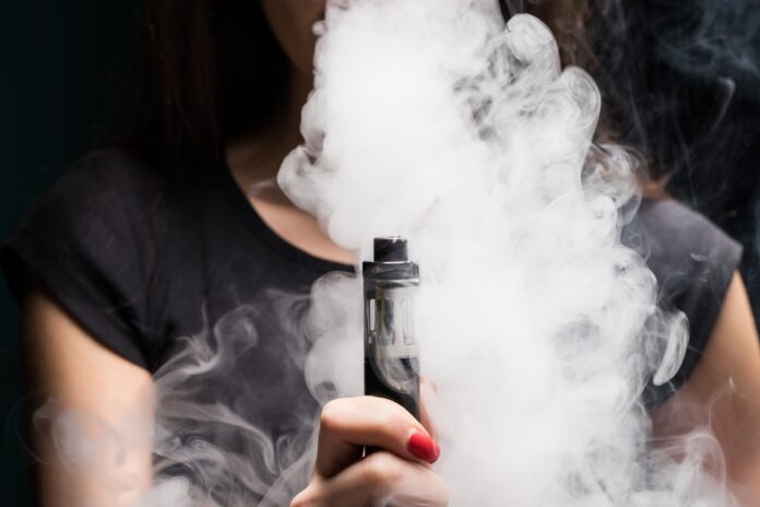 Vape com efeito gelado pode afetar ritmo cardíaco, afirma estudo