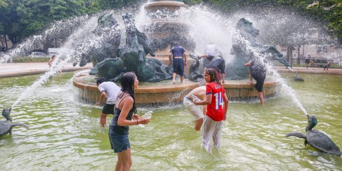 2026-06-18t153531z_640837258_rc2fwlahps35_rtrmadp_3_europe-weather-france-heat.jpg