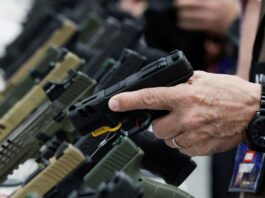 Ações pró-armas de Trump devem favorecer facções criminosas no Brasil