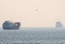 Trump recua e desiste de cobrar taxa sobre navios no Estreito de Ormuz
