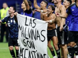 Ato de jogadores argentinos reacende debate sobre domínio das Malvinas Ato de jogadores argentinos reacende debate sobre domínio das Malvinas