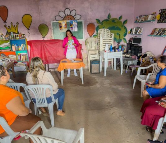 Ilhéus realiza palestras nos CRAS para marcar os 35 anos do Estatuto da Criança e do Adolescente.
