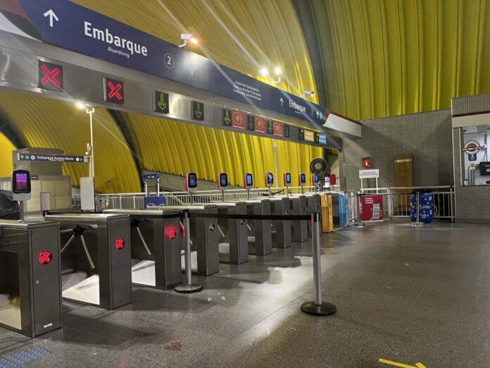 Confusão Após Jogo Do Brasil Termina Com PM Acionada No Confusão Após Jogo Do Brasil Termina Com PM Acionada No Metrô De Salvador