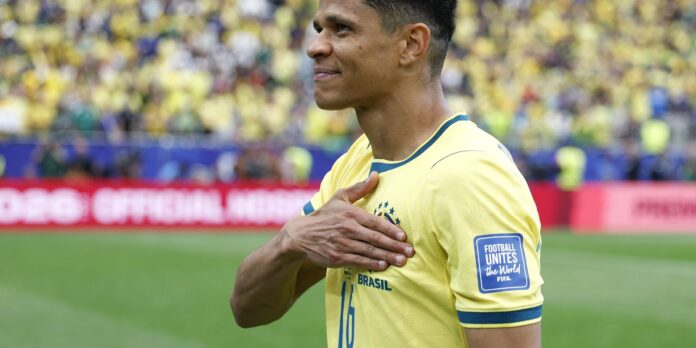 Douglas Santos traz vivência do ouro olímpico para buscar o Douglas Santos traz vivência do ouro olímpico para buscar o hexa