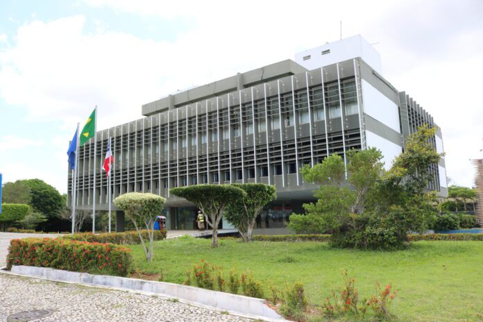 Fachada-Sefaz-Foto_Maria-Paula-Fonseca_Ascom-Sefaz-Ba-scaled.jpg