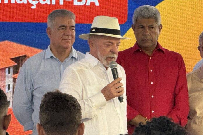 Lula Desembarca Em Salvador Para Inaugurações E Reabertura Do Teatro Lula Desembarca Em Salvador Para Inaugurações E Reabertura Do Teatro Castro Alves