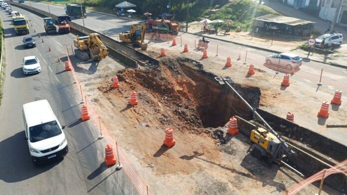 Obras Avançam, Mas Trecho Da BR-324 Segue Interditado Nesta Segunda-feira Obras Avançam, Mas Trecho Da BR-324 Segue Interditado Nesta Segunda-feira (13)