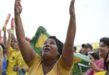 PM reforça a segurança em pontos de concentração de torcedores no Rio PM reforça a segurança em pontos de concentração de torcedores no Rio