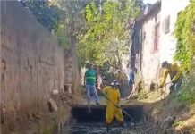 Limpeza de canal reforça manutenção urbana na Rua do Cano
