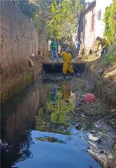 limpeza-de-canal-reforca-manut.jpeg