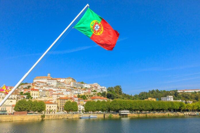 Intercâmbio Leva Estudantes De Salvador Para Conhecer Escolas E História Em Portugal