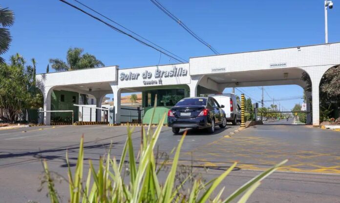 Moraes Autoriza Bolsonaro A Sair De Casa Por Um Motivo Moraes Autoriza Bolsonaro A Sair De Casa Por Um Motivo Específico; Atendimento Terá Sigilo