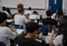 Uso De Telas Já Preocupa 8 Em Cada 10 Escolas; Famílias Relatam Mudanças No Comportamento Das Crianças Uso De Telas Já Preocupa 8 Em Cada 10 Escolas; Famílias Relatam Mudanças No Comportamento Das Crianças