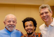 Ao lado de Lula, Vinícius Quilombola participa de convenção da base governista na Bahia