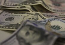 Brasil e EUA retomam negociação após tarifaços de 25% e 12,5%