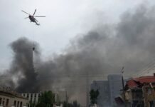Rússia ataca Kiev após breve pausa para visita de enviados dos EUA