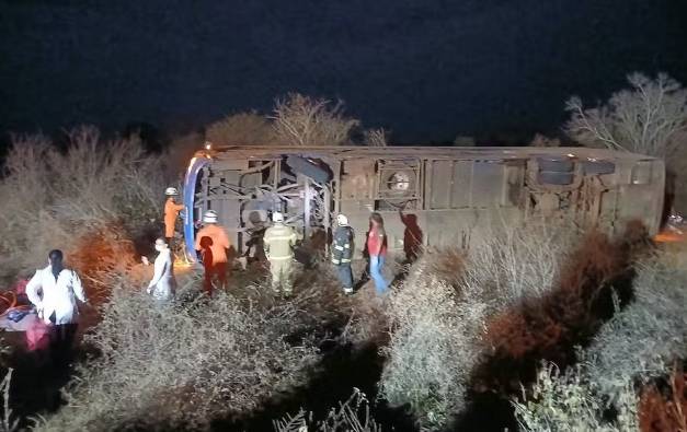 Acidente Com ônibus Deixa Sete Mortos E 13 Feridos Na Acidente Com ônibus Deixa Sete Mortos E 13 Feridos Na Chapada Diamantina