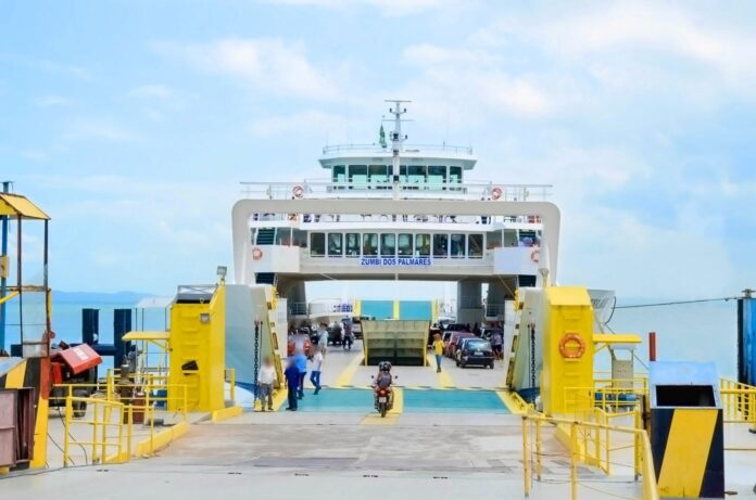 Feriado Aumenta Movimento E Fila Do Ferry-Boat Passa De 3 Horas Em Salvador