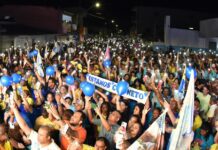 A 30 dias da eleição, ACM Neto leva multidão às ruas de Governador Mangabeira e imagens impressionam