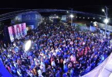 Em noite histórica, ACM Neto reúne mais de 20 mil pessoas em Jussara e promete estrada até Sento Sé