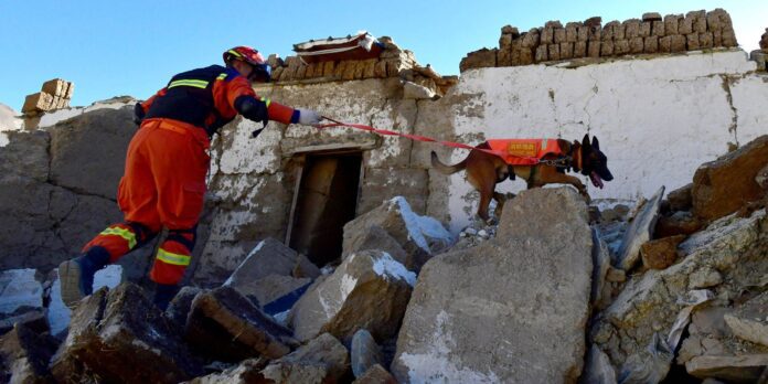 2025-01-08t125710z_1_lynxmpel070fr_rtroptp_4_china-tibete-terremoto-buscas.jpg