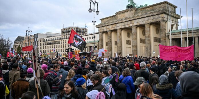 2026-10-31t164647z_1_lynxnpem9u0fi_rtroptp_4_germany-protest.jpg