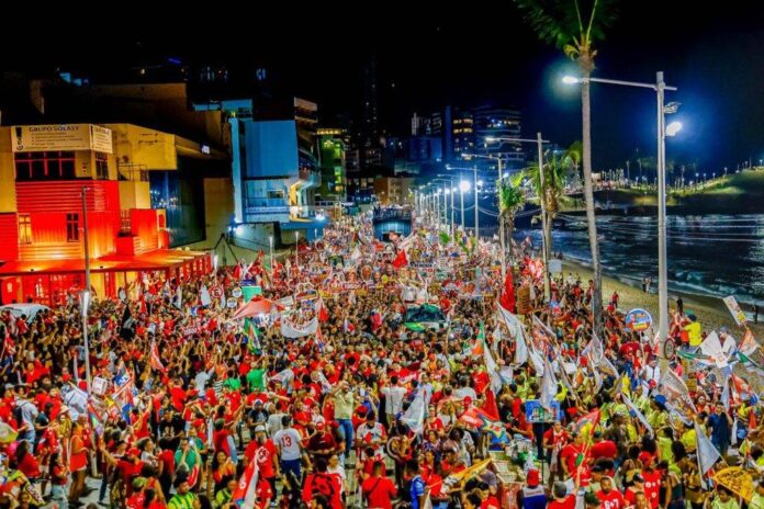 Após Reeleição, Manifestações A Favor De Lula Tomam Conta De Salvador