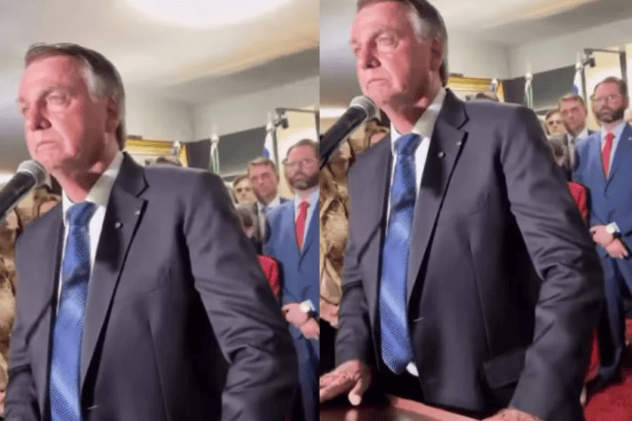 Carlos Bolsonaro Compartilha Vídeo Antigo Do Pai Após Saída De Flávio Do Brasil