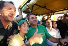 Flávio Bolsonaro Encerra Campanha Eleitoral Neste Sábado (3) No Rio E No Interior De São Paulo Flávio Bolsonaro Encerra Campanha Eleitoral Neste Sábado (3) No Rio E São Paulo