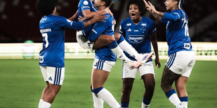 Libertadores Feminina: Cruzeiro resiste à altitude e vence na estreia