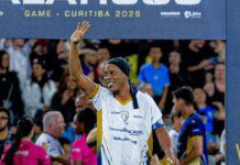 Ronaldinho Gaúcho anuncia volta aos gramados pelo italiano Ravenna Ronaldinho Gaúcho anuncia volta aos gramados pelo italiano Ravenna