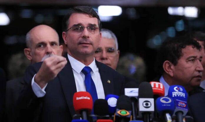 TSE Desmente Flávio Bolsonaro Sobre Fiscais Na Sala-cofre TSE Desmente Flávio Bolsonaro Sobre Fiscais Na Sala-cofre