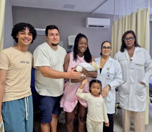 Materno-Infantil de Ilhéus promove acolhimento sem fronteira e realiza parto em americana sem domínio da língua portuguesa.