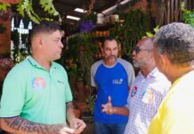 Bebeto faz corpo a corpo no Nelson Costa e intensifica presença nos bairros de Ilhéus