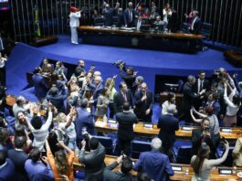 Imprensa estrangeira vê vitória de Lula em aprovação do fim da 6×1